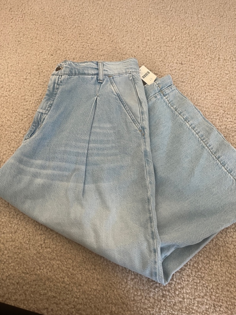 Light Wash Denim Pleated Trousers - Light Blue